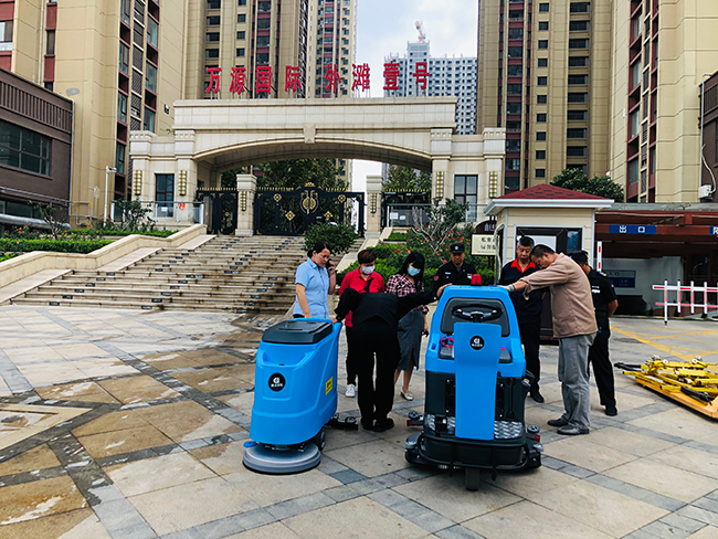  鼎潔盛世洗地機助力小區(qū)停車場，零差評57